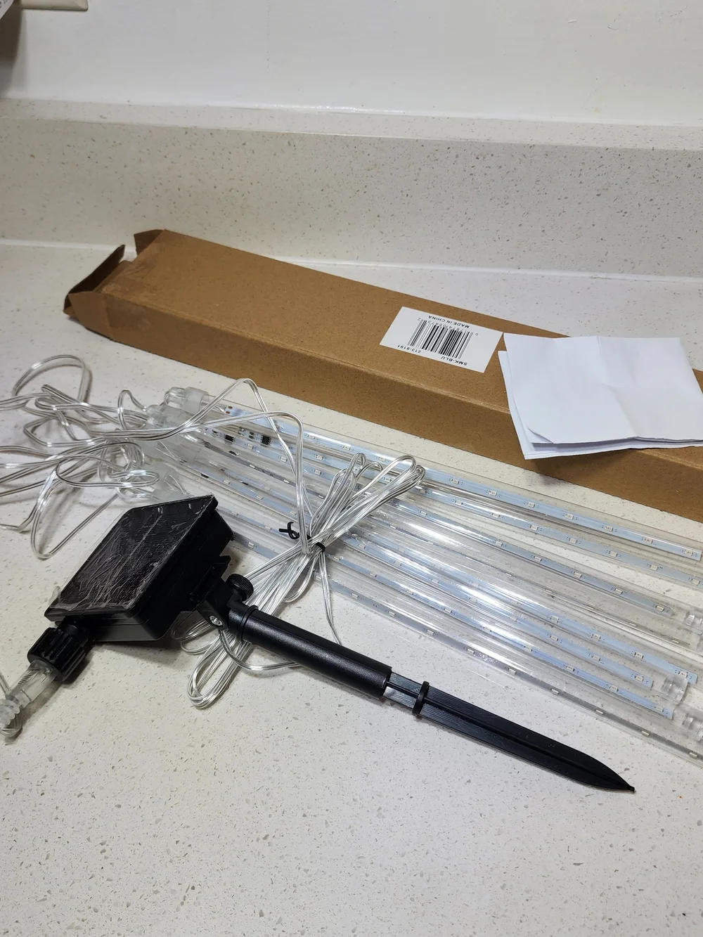 Solar LED Rain Lights Blue Solar Meteor Shower Lights New In Box 8 Tubes